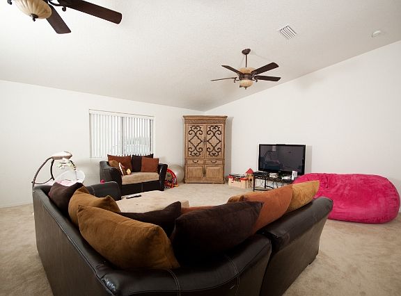 4th image of 2437 Tigertail Dr