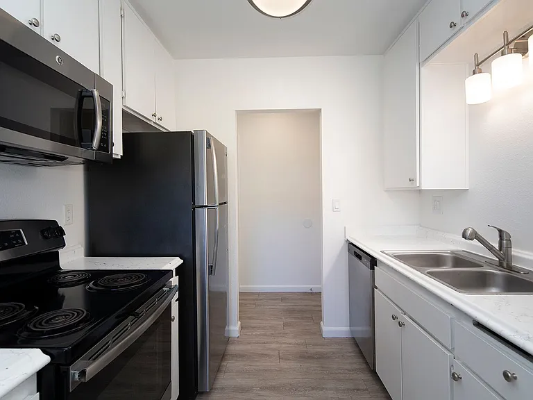 Volterra Apartments — Photo 58