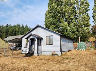 517 25th St, Myrtle Point, OR 97458