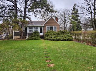 48 Park Dr, Glenview, IL 60025