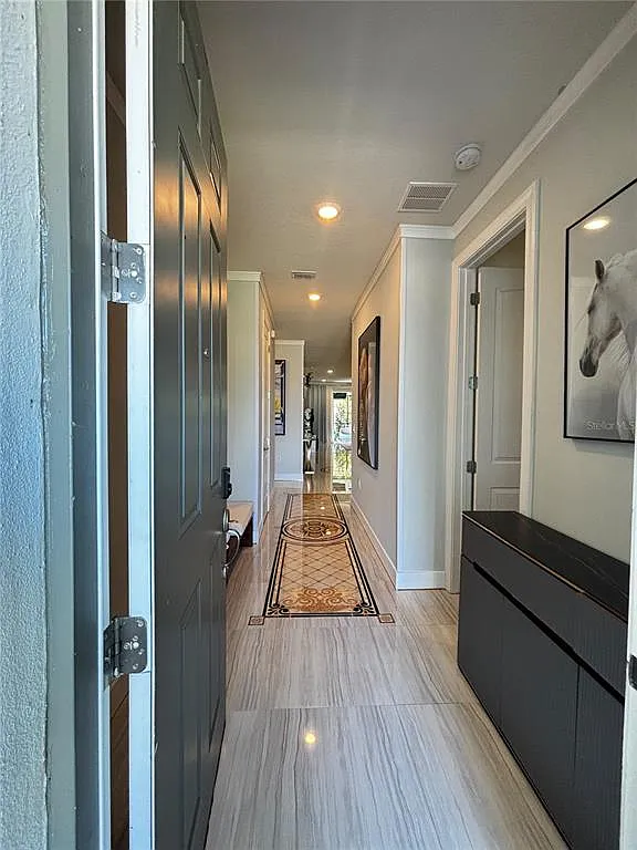 4 bed, 3.0 bath, 2070 sqft, $3,299 — Photo 4