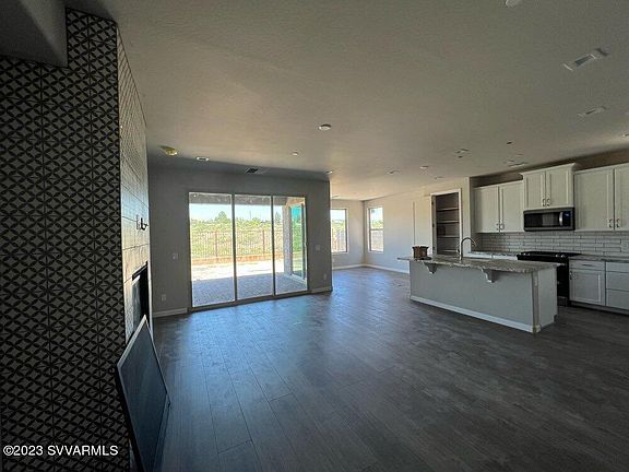 4th image of 338 Malachite Drive