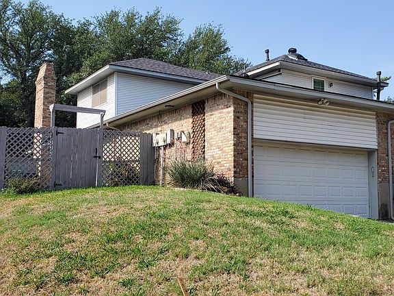 4th image of 204 Hollyhill Ln