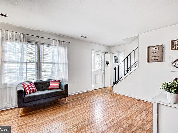 4th image of 7010 Lombard Ln