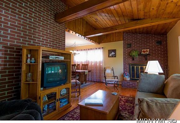 3rd image of 203 Hillside Dr