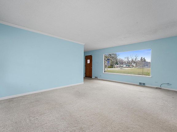 5th image of 1215 Carmel Blvd