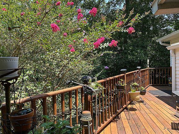 Upstairs Patio 