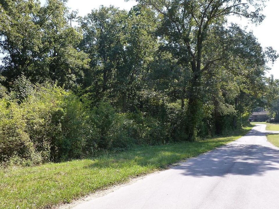 2nd image of Maple Hill Rd