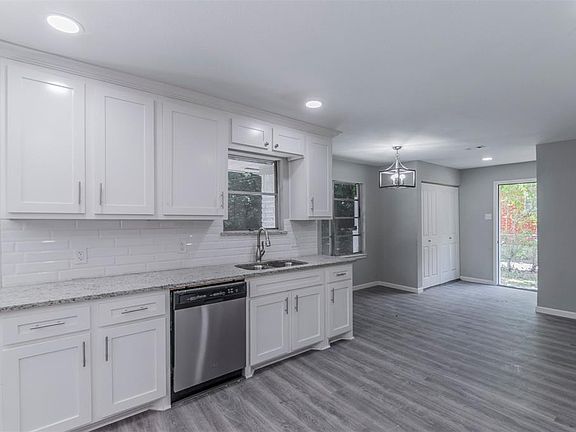 4th image of 3425 Wharton Dr