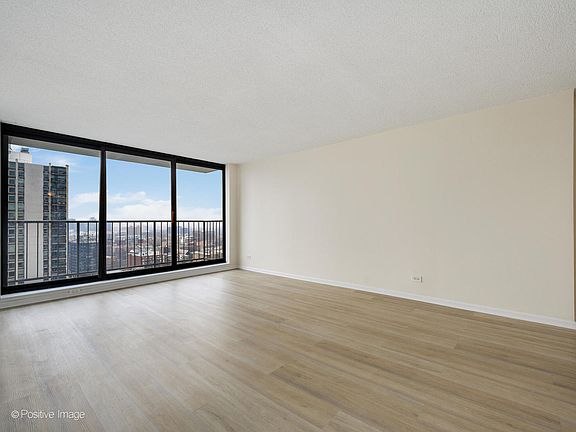 4th image of 1250 N Dearborn St APT 21E