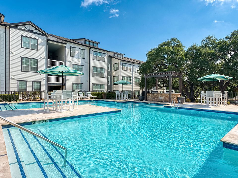 Archer Stone Canyon apartments community photo