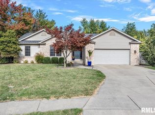 202 Huntington Rd, Chatham, IL 62629