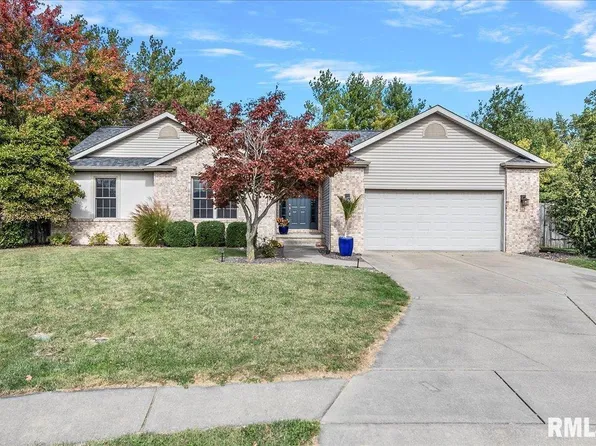 202 Huntington Rd, Chatham, IL 62629