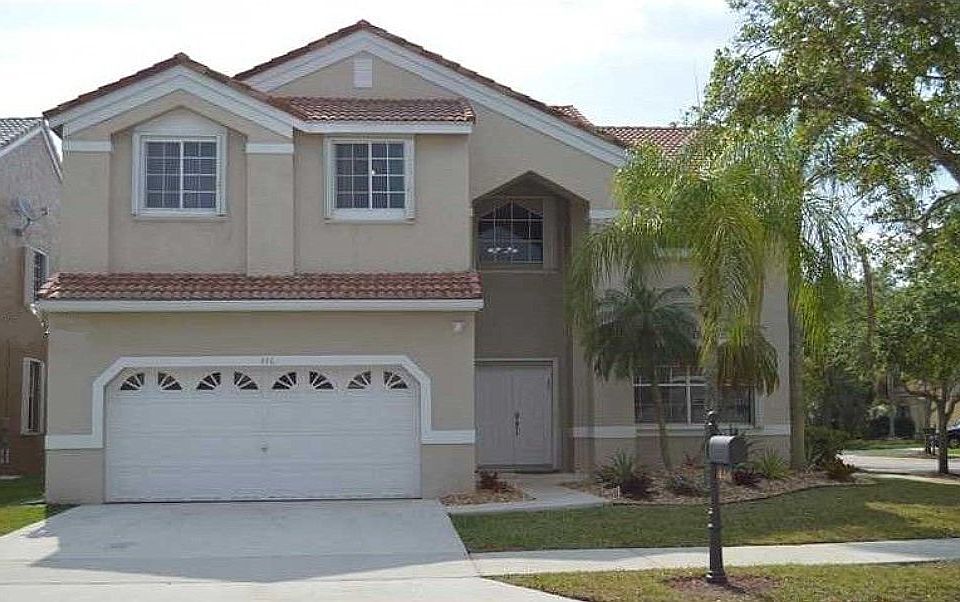 1st image of 446 Cambridge Ln