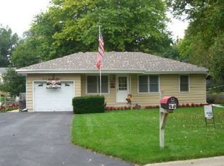 7732 N 38th St, Omaha, NE 68112