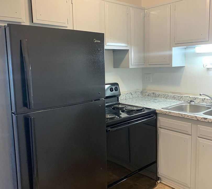 1st image of 500 Poage Ln #28