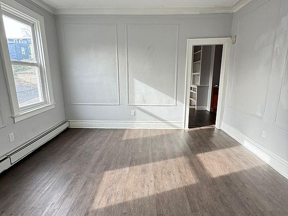 4th image of 29 Essex St #L1