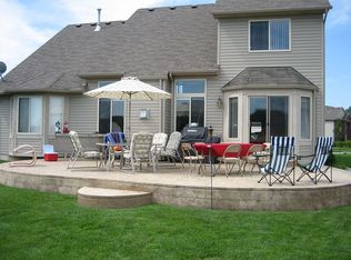 52970 Fox Pointe Dr, New Baltimore, MI 48047