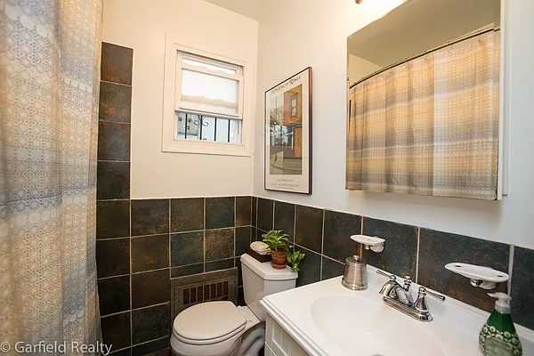 Sold by Garfield Realty  | media 16