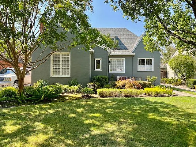 450 Coloma Way — Photo 2
