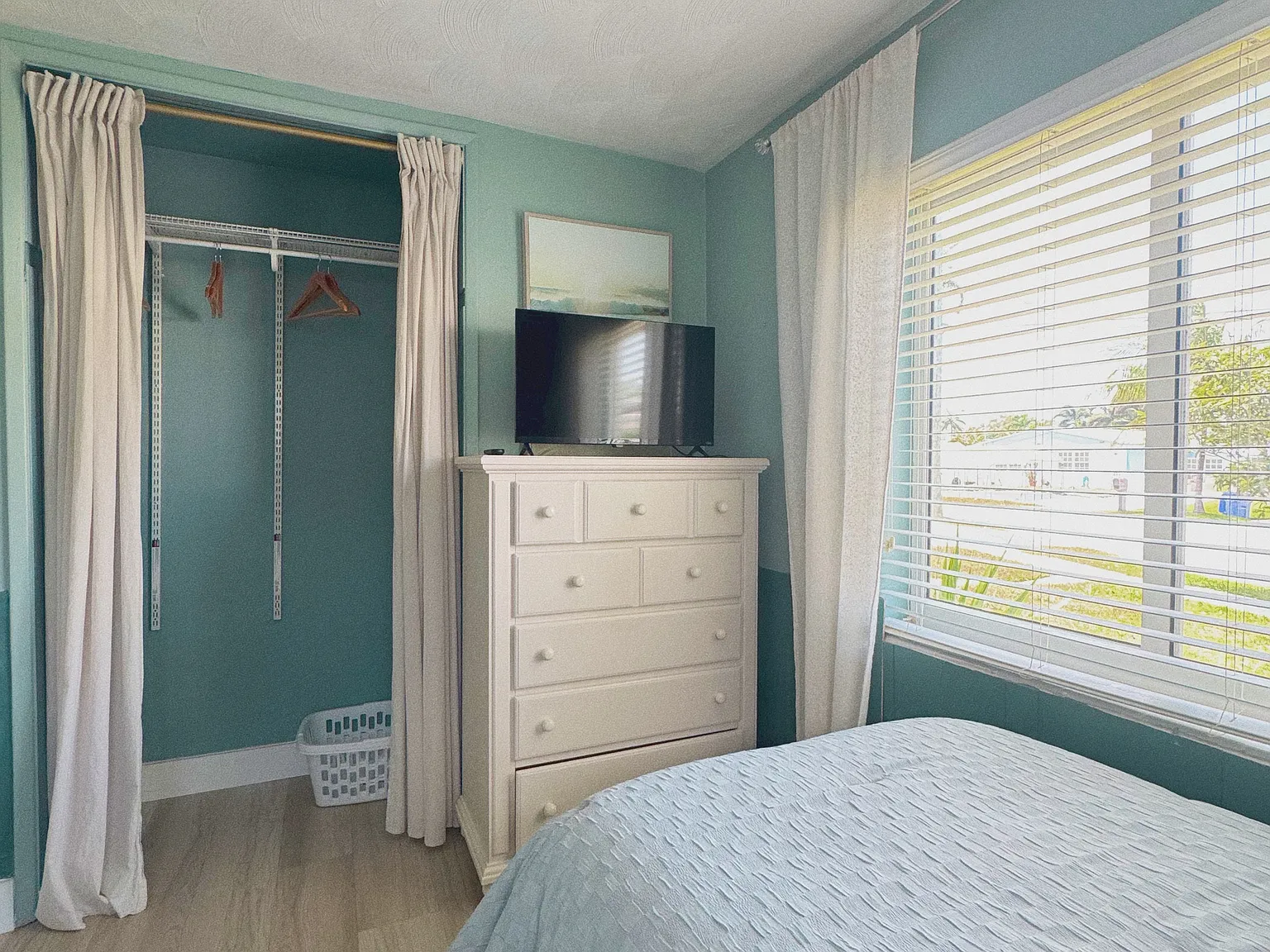 3 bed, 1192 sqft, $5,995 — Photo 4