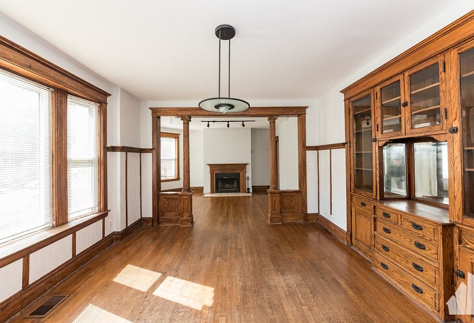1st image of 4008-1 N Southport Ave