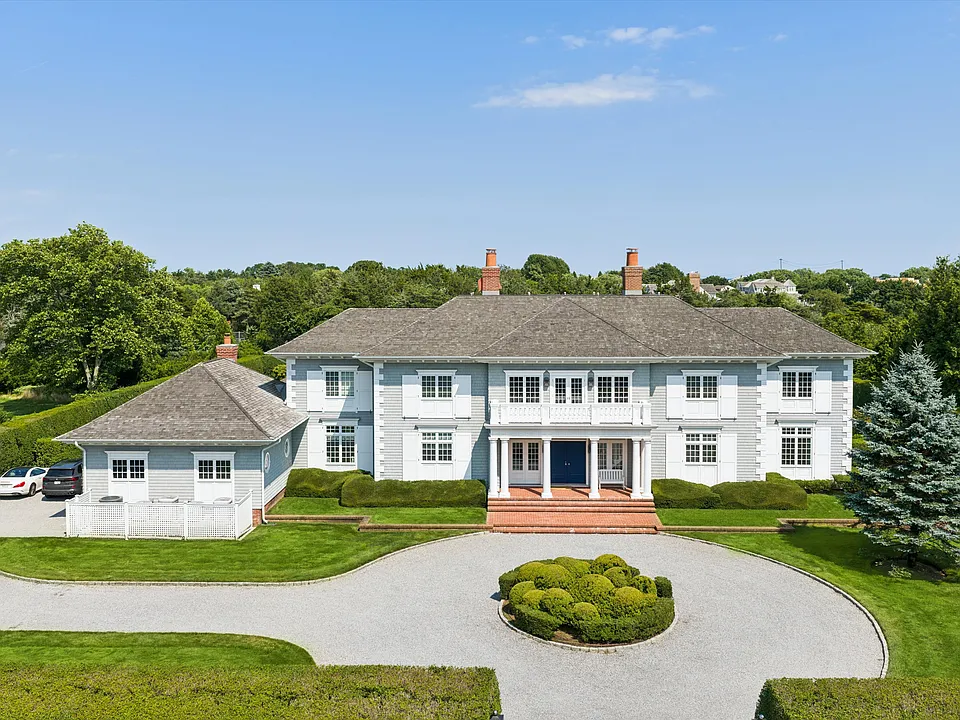 20 Quogo Neck Ln
