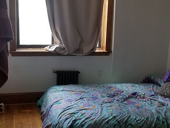 5th image of 203 17th St APT 1