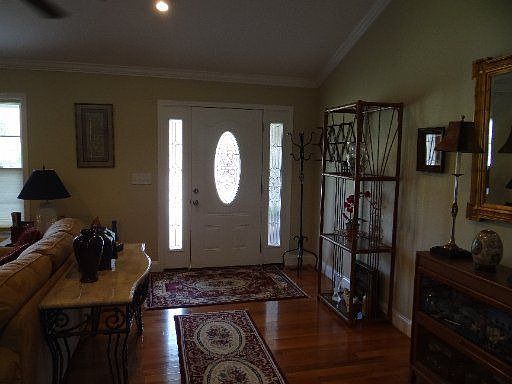4th image of 214 Oakwood Estates Dr