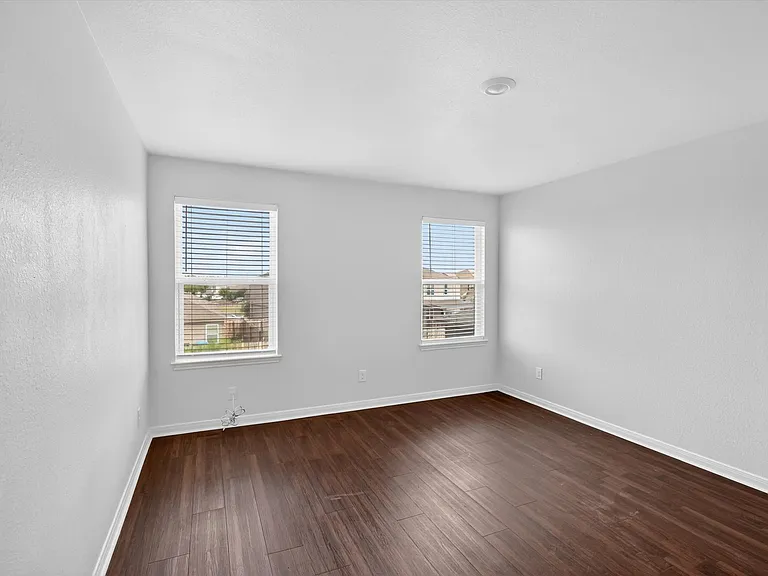 3819 Leighton Hbr — Photo 11