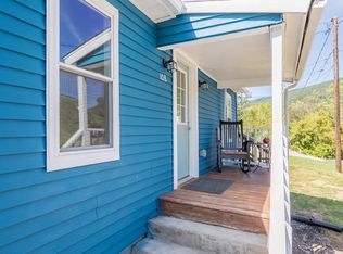 108 George St, Narrows, VA 24124