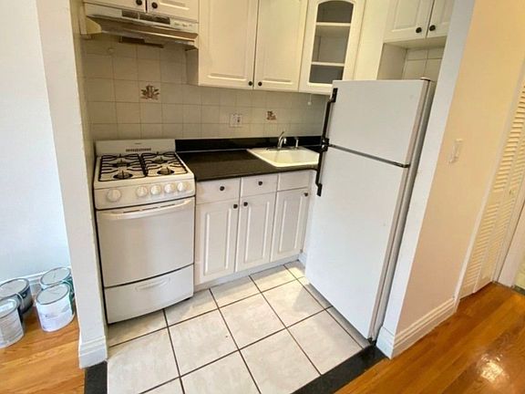 3rd image of 802 9th Ave #2BF