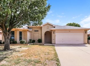 726 Victoria Dr, Midlothian, TX 76065