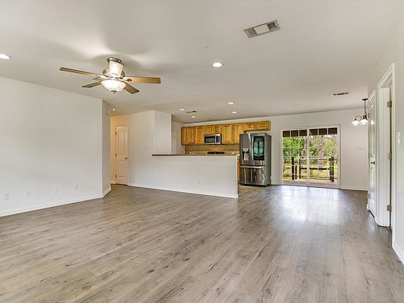 3rd image of 114 E Maple Drive