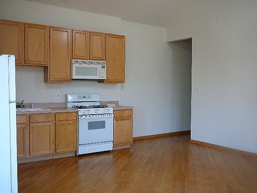 4th image of 1446 W Chicago Ave #4WFRONT