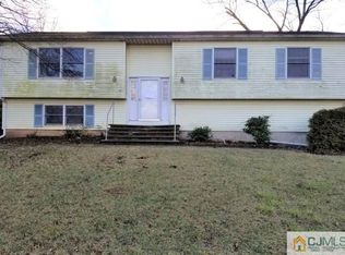 42 Dekalb St, Somerset, NJ