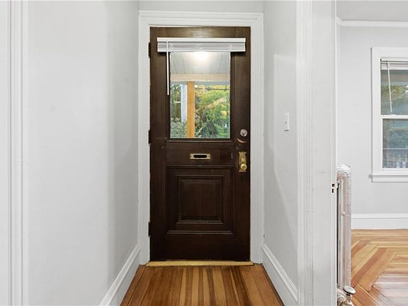 5th image of 642 Hope St