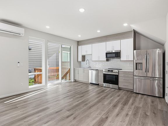 3rd image of 1816 24th Ave S