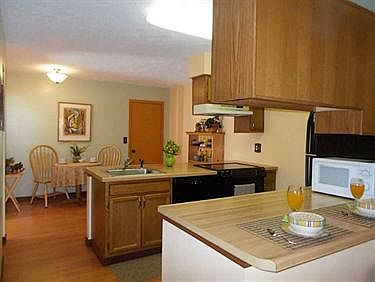 3rd image of 725 Sunset Cir