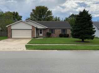 824 Oakbrook Ave, Chatham, IL 62629