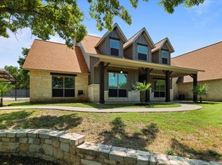 402 N Parkway Dr, Alvarado, TX 76009