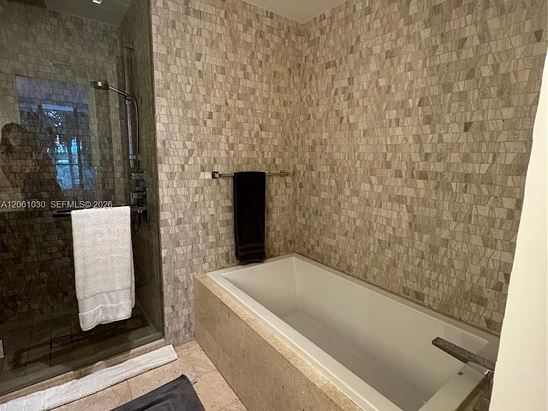 88 SW 7th St #805 — Photo 8