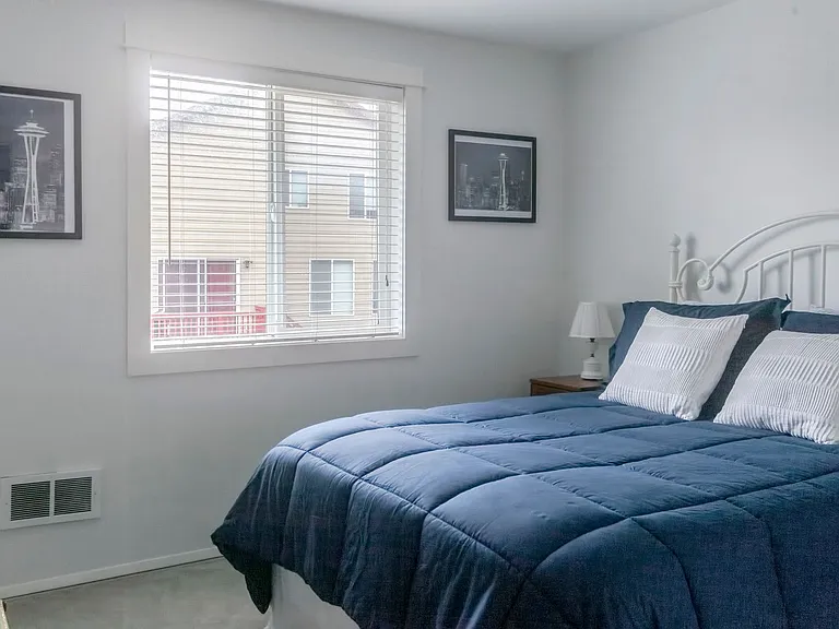 1205 NW Crosby Ave — Photo 16