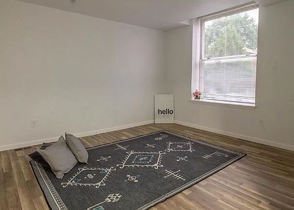 4th image of 4223 Blaine Ave #1F