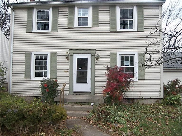 1st image of 117 W Bryant Ave