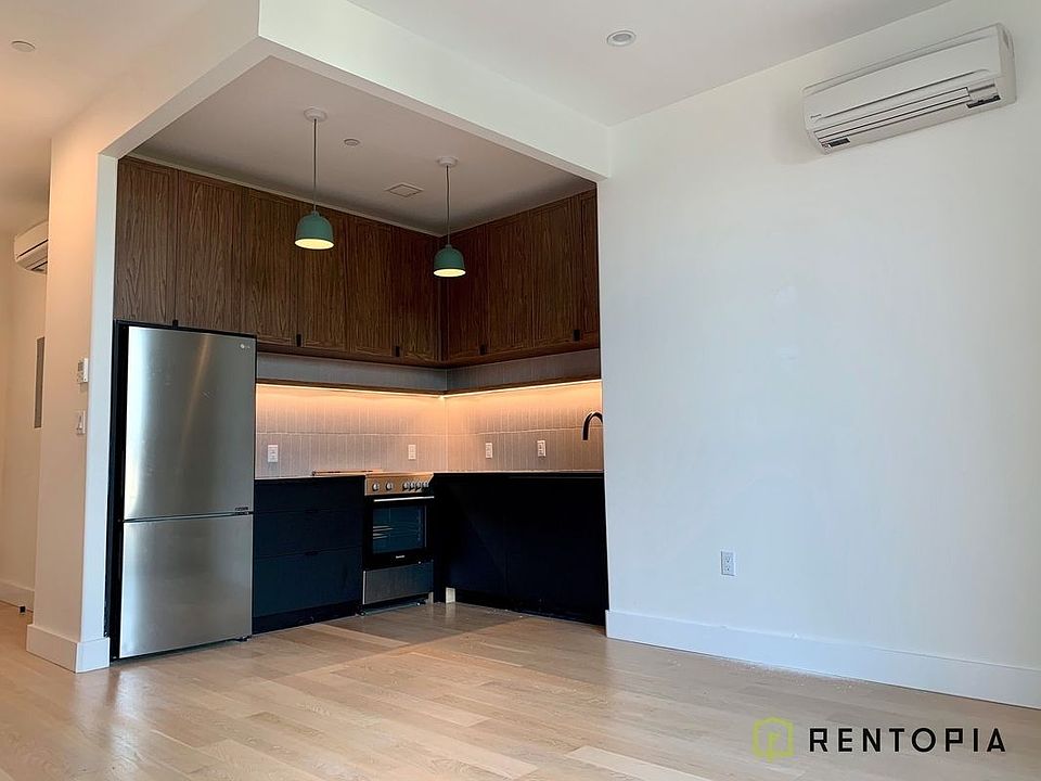 1st image of 420 Tompkins Ave #411