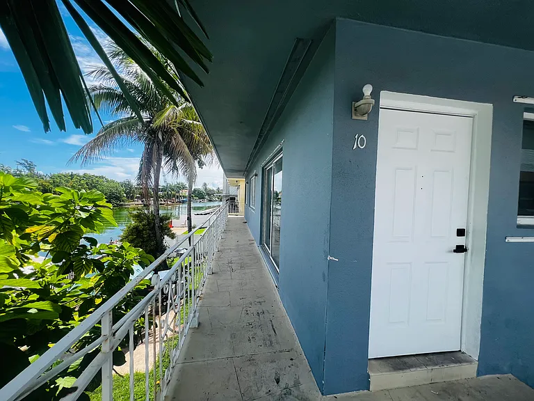 2033 Calais Dr #10 — Photo 22