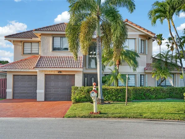 11501 SW 9th Ct, Pembroke Pines, FL 33025