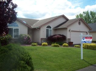 2077 Clark Ave, Cottage Grove, OR 97424