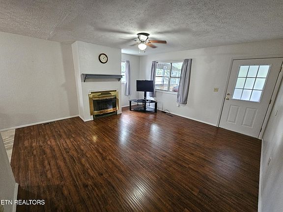 2nd image of 112 Shady Cove Rd